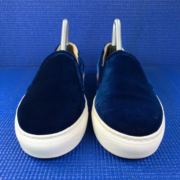 🔴 M. GEMI The Cerchio Velvet Women's Size 8 Royal Blue Slip-on Walking Shoes - Picture 2 of 9